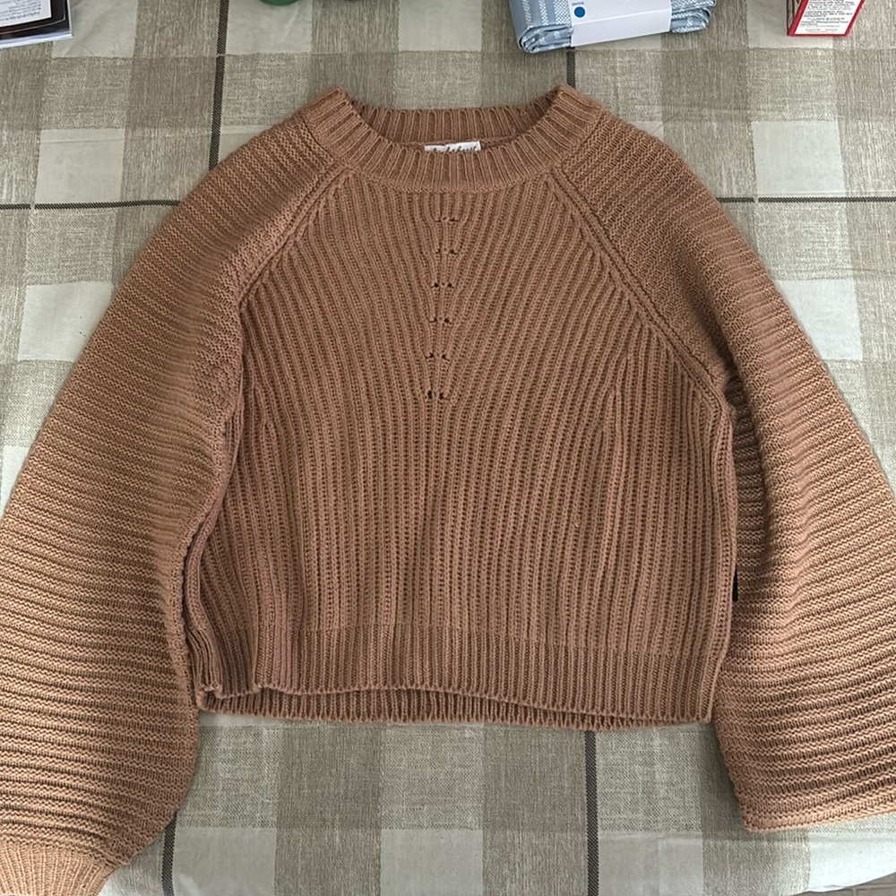 Knitted brown cropped sweater